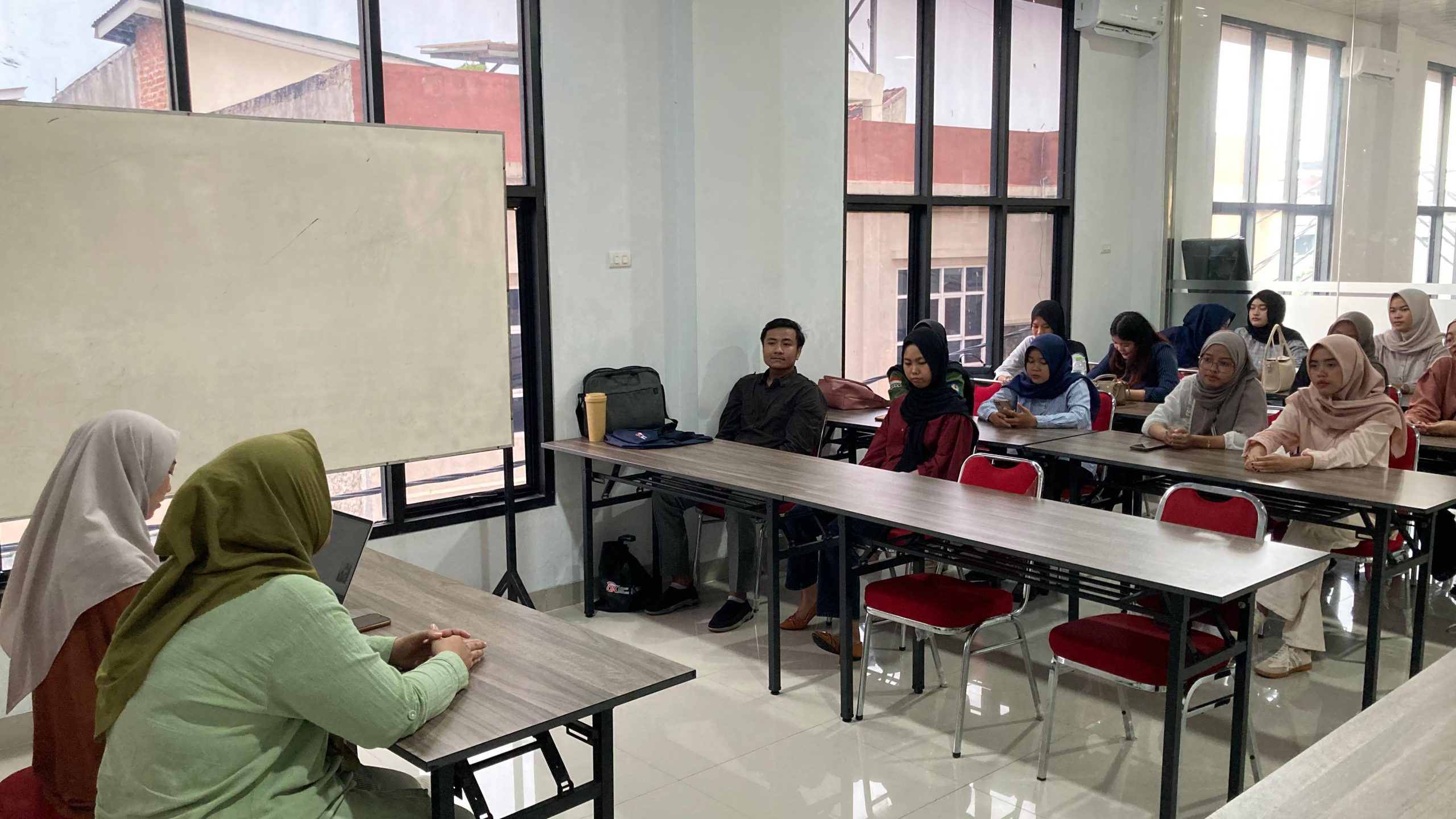 You are currently viewing Dukung Kelulusan Tepat Waktu, Jurusan Administrasi Negara FISIP Unila Hadirkan Tim Pendampingan Studi