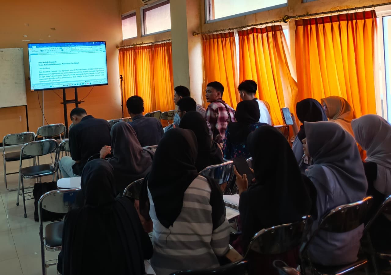 You are currently viewing Mahasiswa Administrasi Negara FISIP Unila Menyelami Makna Kesaktian Pancasila di Dunia Maya