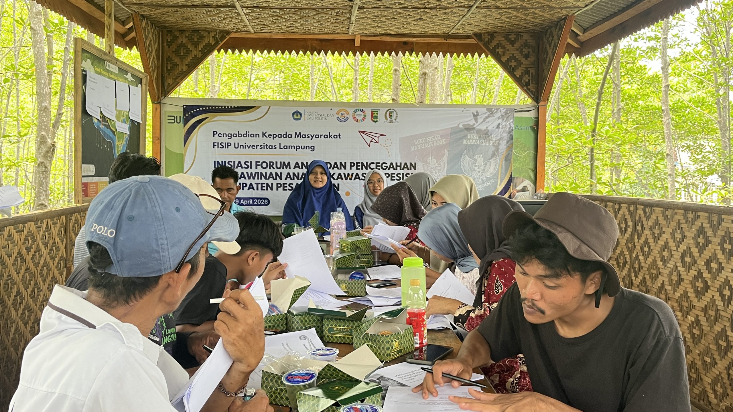 You are currently viewing Administrasi Negara Unila Inisiasi Forum Anak dan Edukasi Pencegahan Perkawinan Anak di Wilayah Pesisir